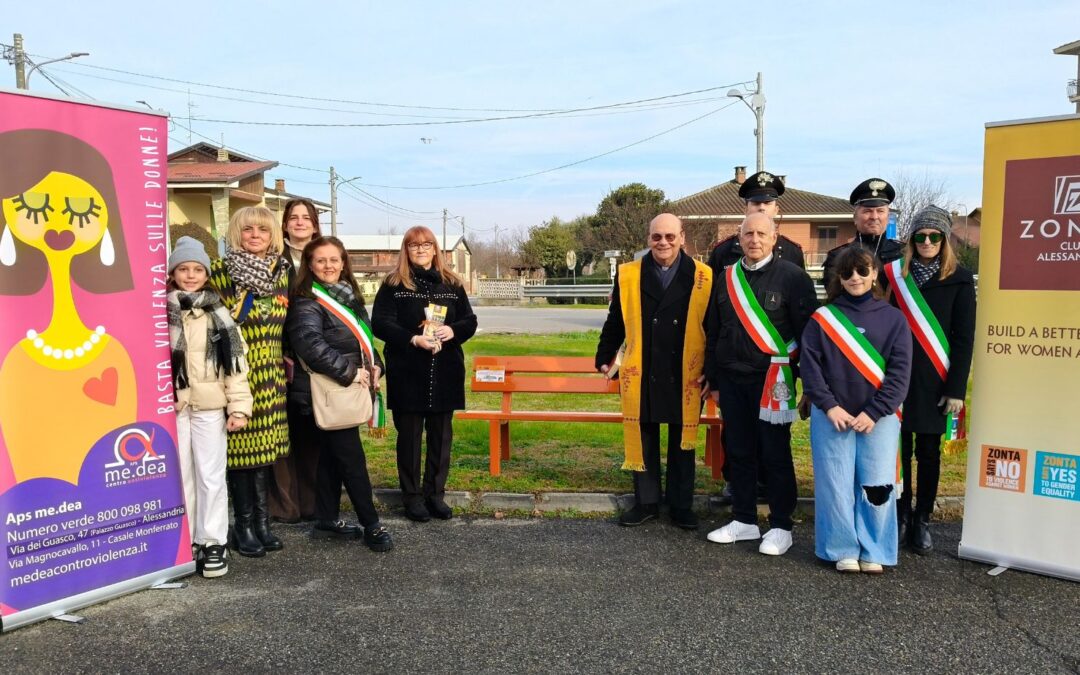 Inaugurazione panchina arancione contro la violenza di genere